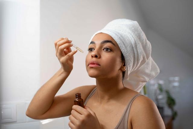 5 Hidden Benefits of Using a Vita C Dark Spot Care Serum Daily